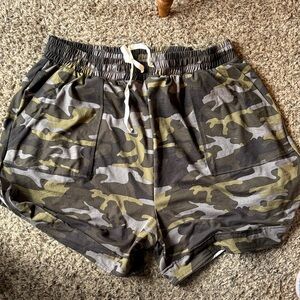 Zenana Outfitters Camouflage Women's Shorts